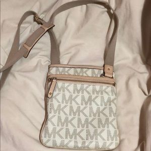 Michael kors crossbody bag